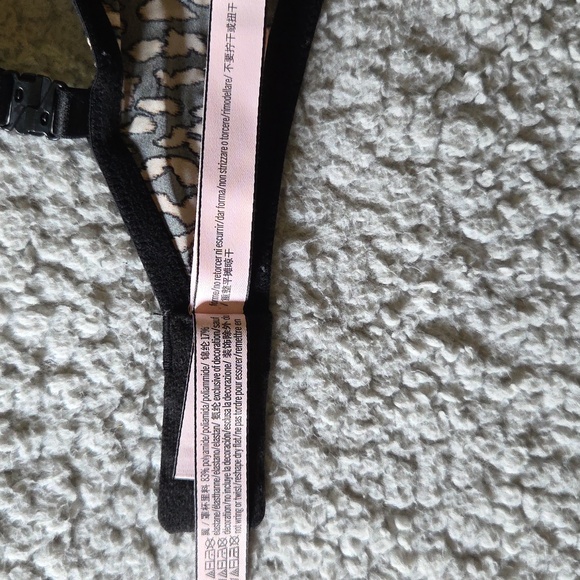 VS Silky Smooth Animal Print Unlined Demi Bra - Picture 8 of 14